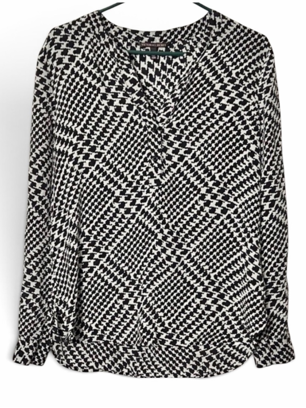 Victoria's Secret Women's Black and White Houndstooth Silk Top Size Medium
